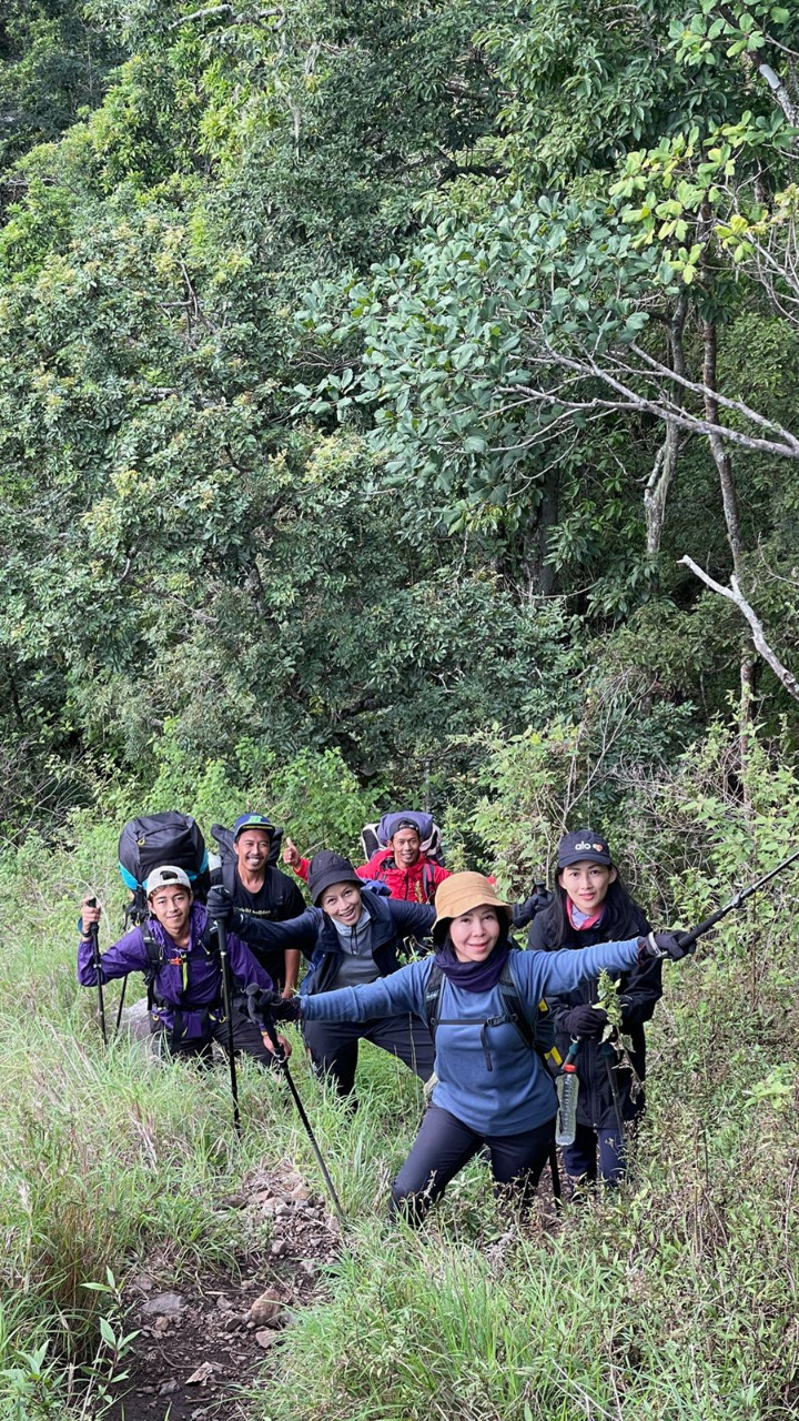 Hiking Gunung Rinjani